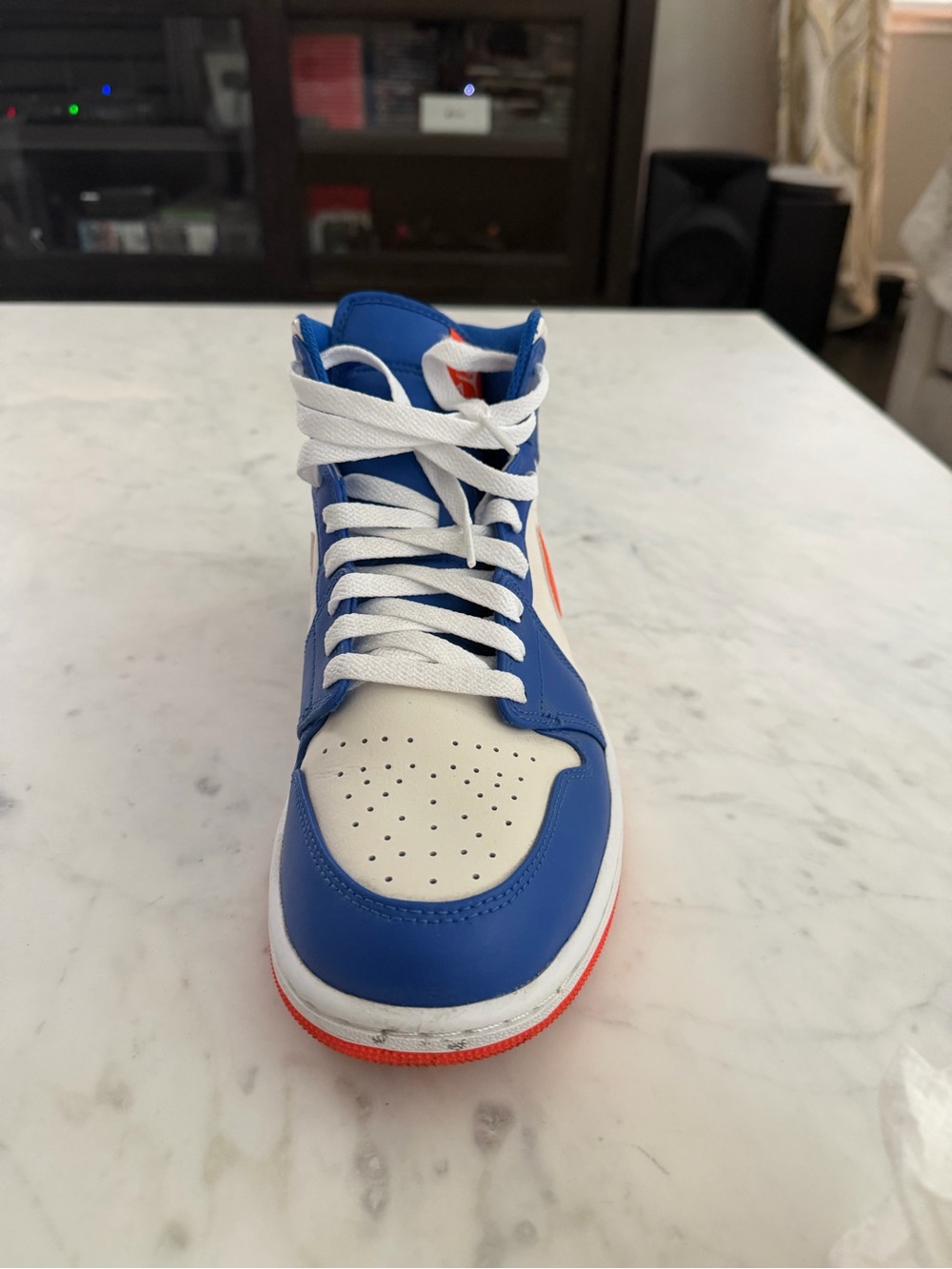 Knicks Color way Nike Air Jordan 1 Mid - Blue White Orange - Picture 8 of 10